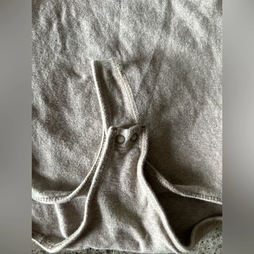 abercrombie's - Picture 2 of 4